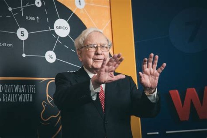 11 Mind Blowing Facts About Warren Buffett And His Fortune