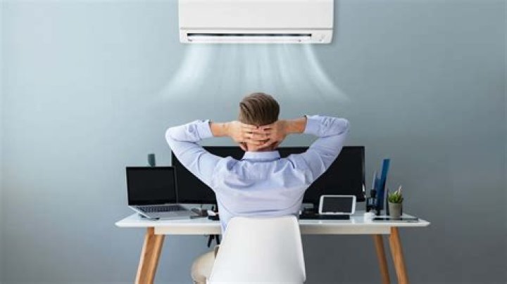 20 Ways to Stay Warm Against Summer Office Air Conditioning