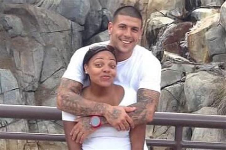 Aaron Hernandez Didn't Leave A Will, According To 'Dr. Phil' Interview With Fiancée