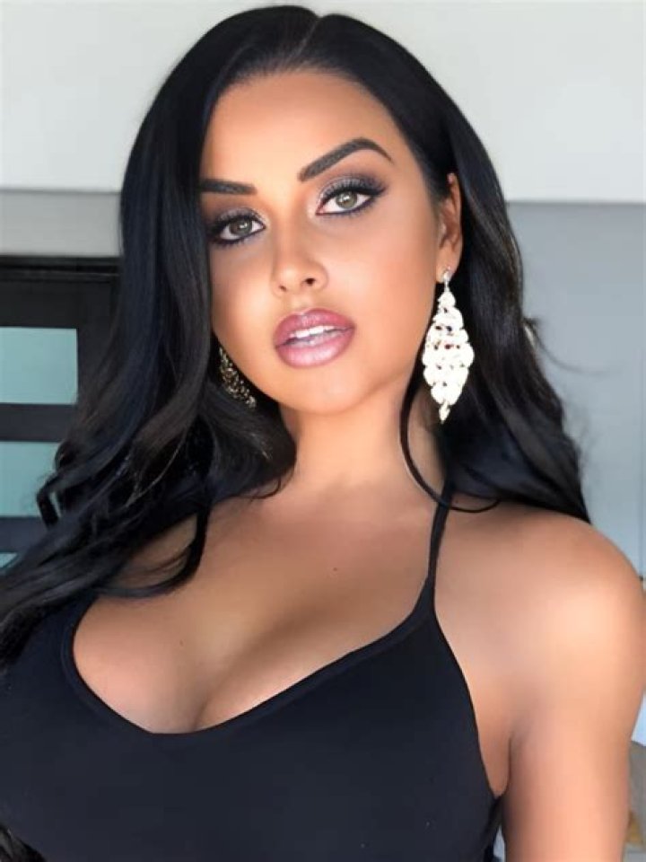 Abigail Ratchford Height, Weight, Age, Boyfriend, Family, Facts, Biography