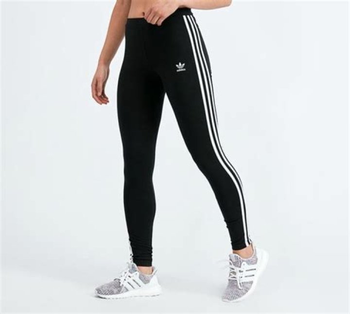 Adidas Originals Women’s 3 Stripes Legging Review