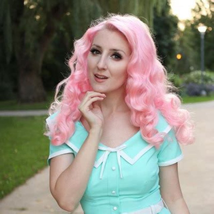 Albinwonderland - Bio, Age, Wiki, Facts and Family