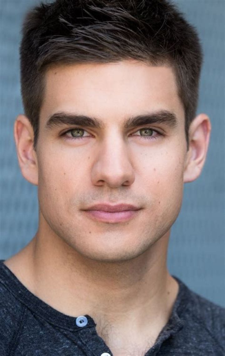 Alex Esola - Bio, Age, Wiki, Facts and Family