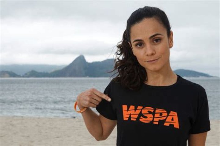 Alice Braga Net Worth | Celebrity Net Worth