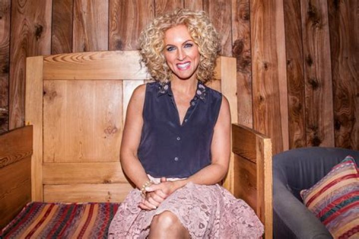 Amy Lawrence (radiohost) Wiki,Age,Birthday,Biography,Height,Net Worth ..