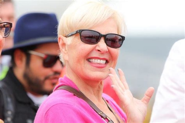 An Open Letter to Roseanne Barr From CelebrityNetWorth