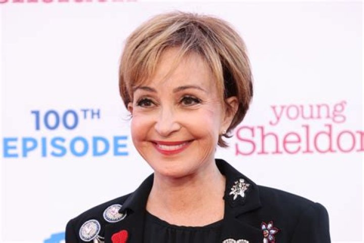 Annie Potts Net Worth | Celebrity Net Worth