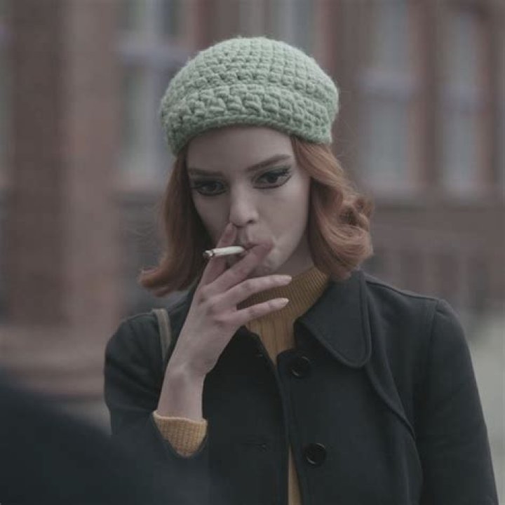 Anya Taylor-Joy Jokes ‘Queen’s Gambit’ Helped Her ‘Prepare’ For ‘SNL’ With ‘Green Pills’