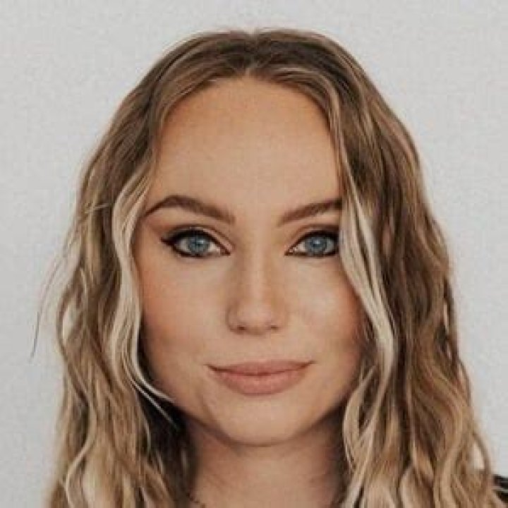 Ash Kell: Instagram Star Detailed Bio, Age, Birthday, & Height Insights and more