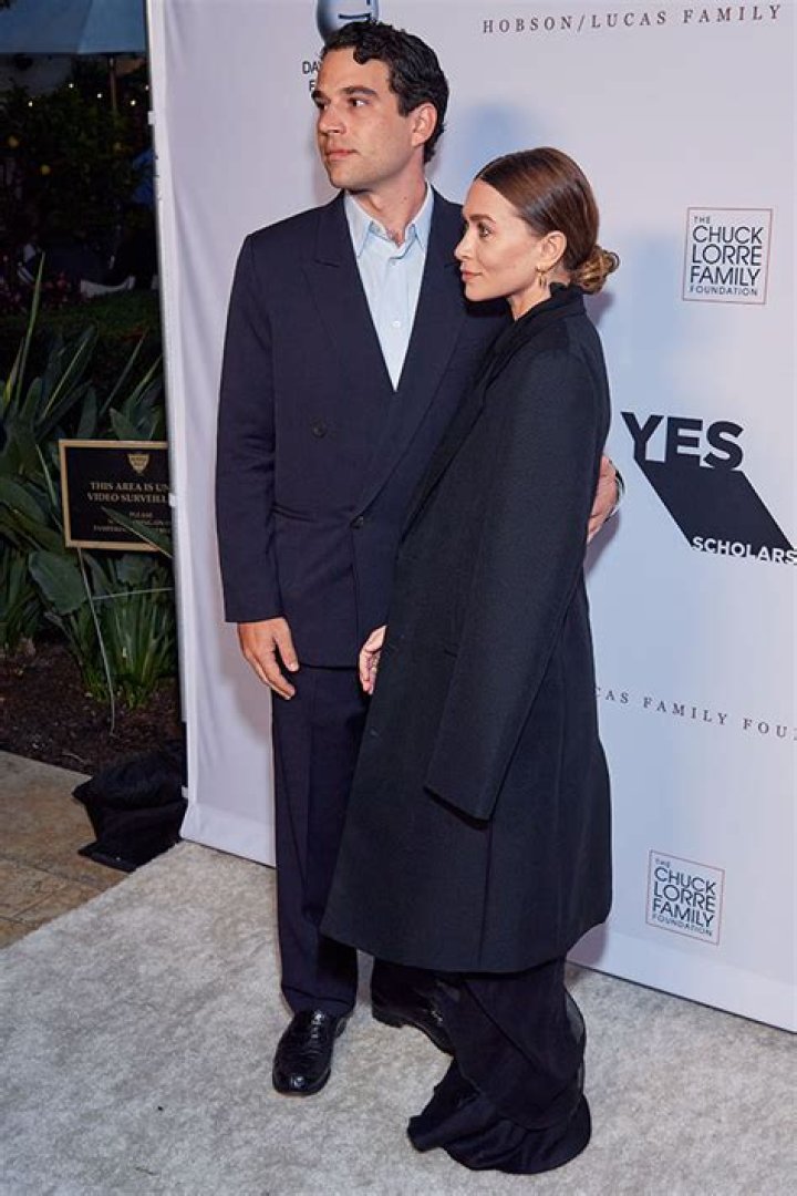 Ashley Olsen Makes First Red Carpet Appearance In 2 Years With BF Louis Eisner — Photos
