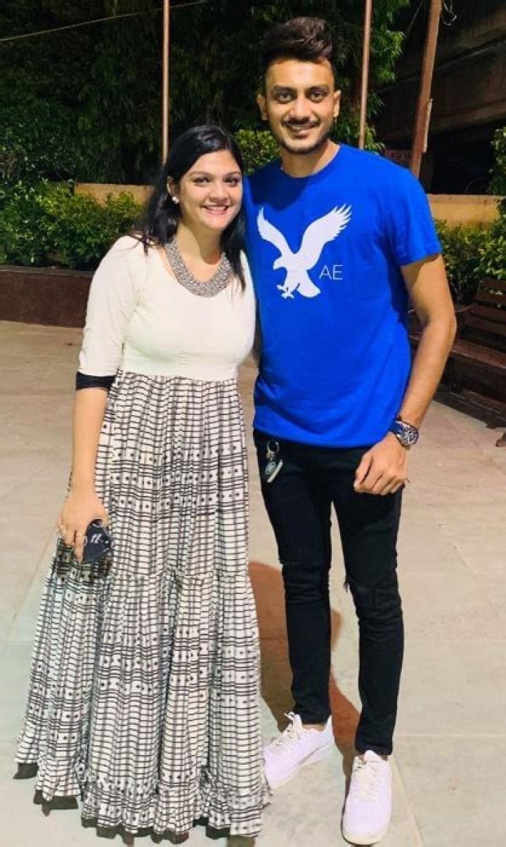 Axar Patel Height, Weight, Age, Girlfriend, Family, Facts, Biography