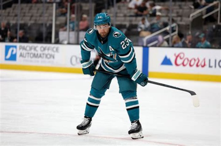 Barclay Goodrow Biography-salary, net worth, contract, girlfriend, relationship, affair, career, stats, earnings, age, family