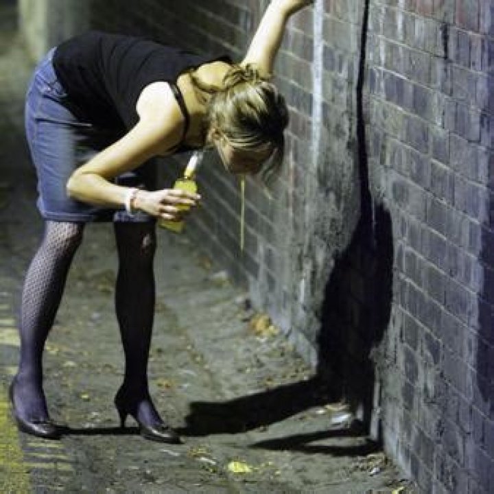 Billionaire Heiress Goes On 17-Hour Bender While Caring For Child