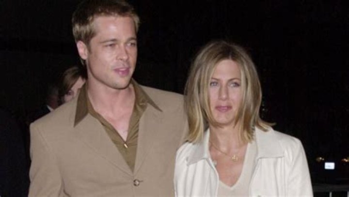 Brad Pitt Dressed Like His Girlfriends: Photos – Hollywood Life