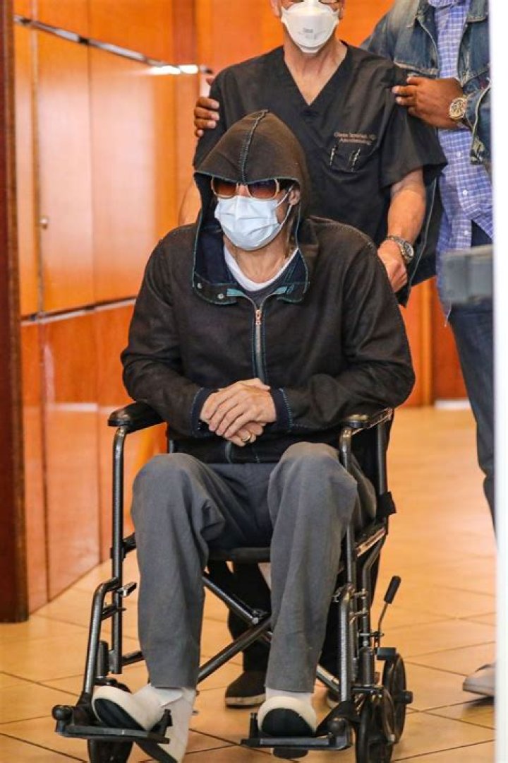 Brad Pitt Leaves Medical Center In A Wheelchair After Dental Surgery — Pics