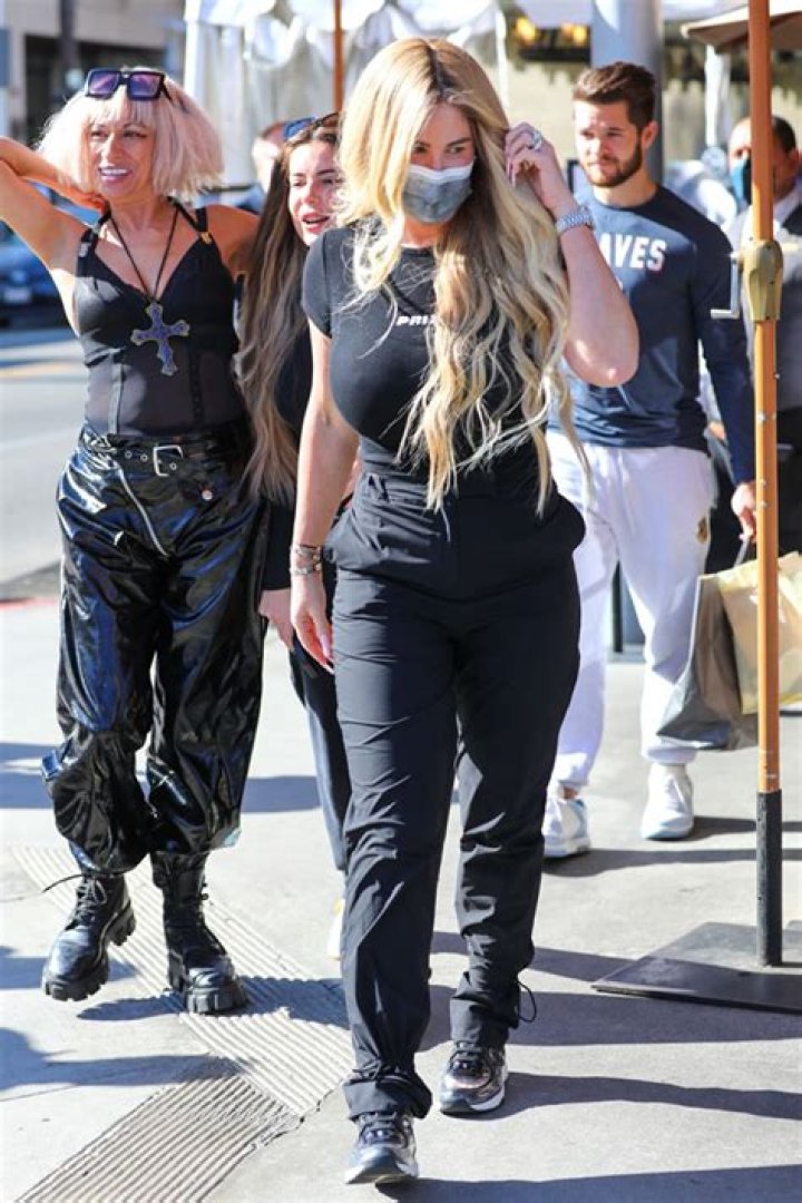 Brielle Biermann Rocks Crop Top On Lunch Date With Mom Kim Zolciak — Photos