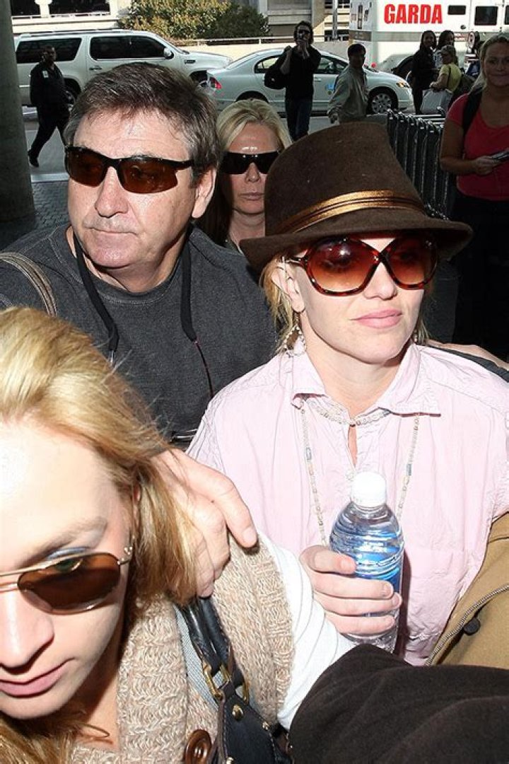 Britney Spears’ Dad Jamie Says He Misses Grandsons Jayden & Sean: ‘The Family’s A Mess’