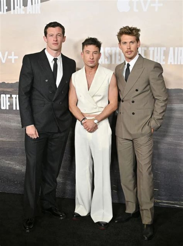 Callum Turner - Bio, Age, height, weight, Wiki, Facts and Family