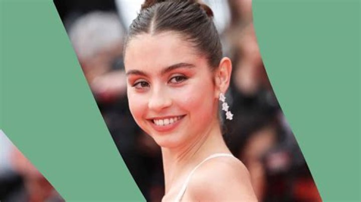 Carys Zeta Douglas - Bio, Age, Wiki, Facts and Family