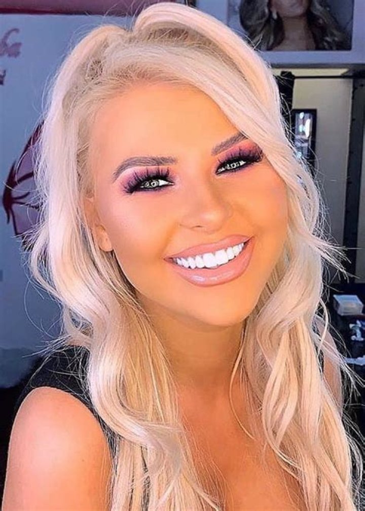 Chloe Chaloner Height, Weight, Age, Body Statistics