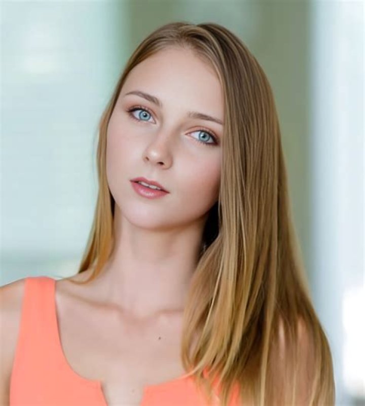 Chloe Meadows - Bio, Age, Wiki, Facts and Family