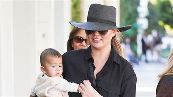 Chrissy Teigen’s Son Miles Has Flat Head Syndrome — Doctor Explains – Hollywood Life