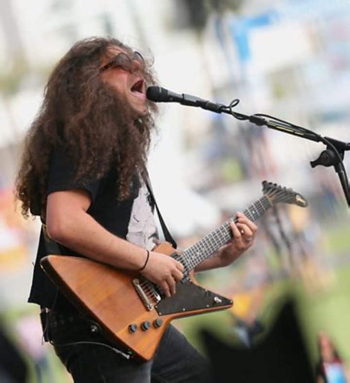 Claudio Sanchez Height, Weight, Net Worth, Age, Birthday, Wikipedia, Who, Nationality, Biography