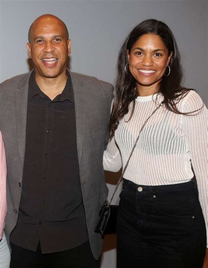 Crystal Lewis - Bio, Age, Wiki, Facts and Family