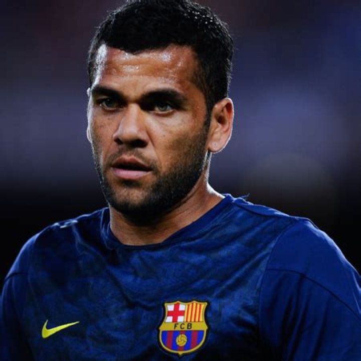 Dani Alves | Bio, Salary, Net Worth, Wife, Kids, Ex-Girlfriend, Stats, FIFA 22, Instagram, Transfermrkt, Market Valeu
