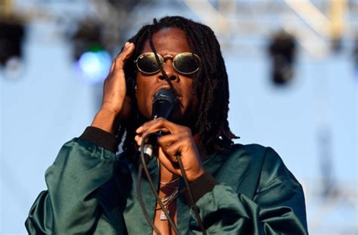 Daniel Caesar Net Worth | Celebrity Net Worth