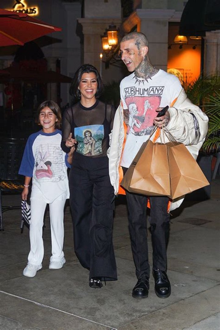 Date With Travis Barker – Hollywood Life