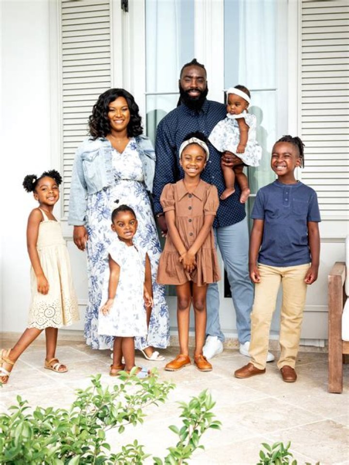 Demario Davis - Bio, Age, weight, height, Wiki, Facts and Family