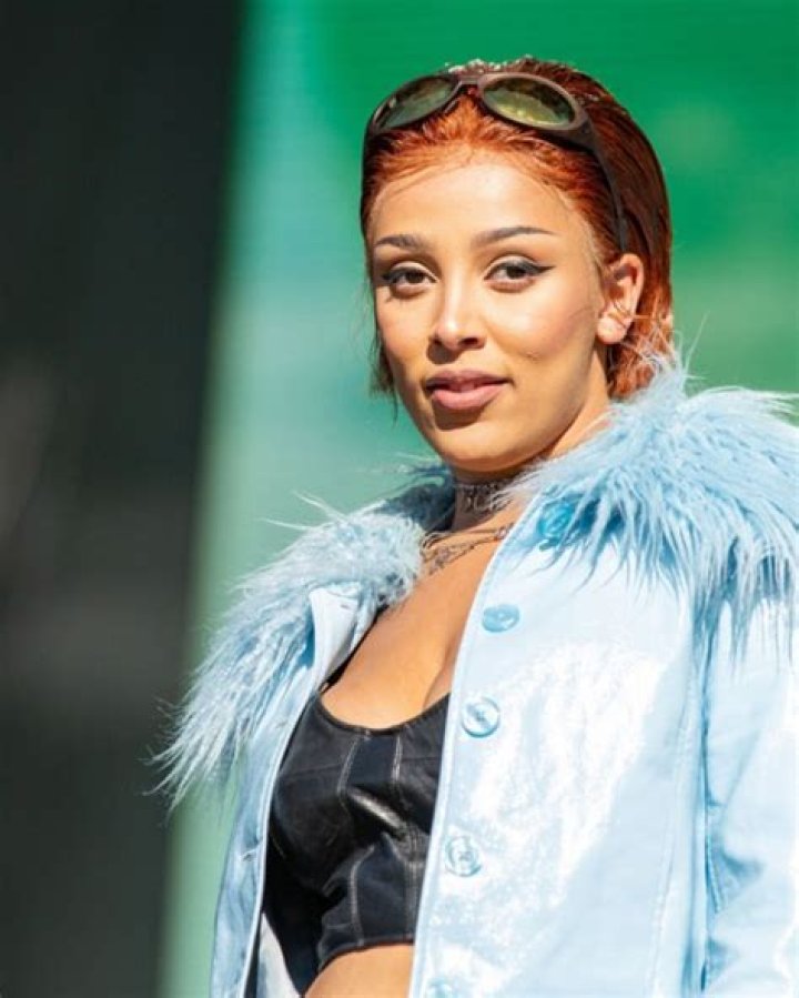 Doja Cat Poses In Underwear At Her Lingerie-Themed Birthday Party – Hollywood Life
