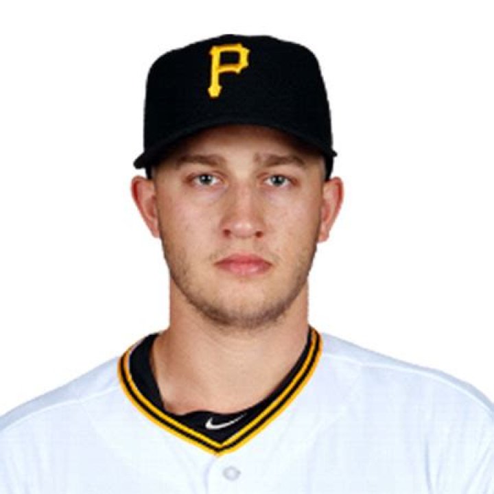 Dovydas Neverauskas Biography-salary, net worth, married, affair, dating, children, career, relationship, age, contract, stats, family