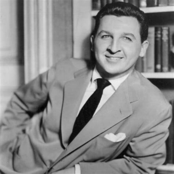 Eddie Bracken Height, Weight, Age, Spouse, Children