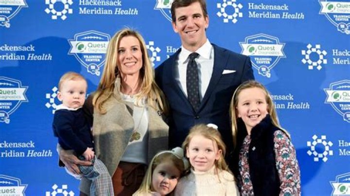 Eli Manning | Bio - net worth, record, married, children, divorce, salary, relationship, affair, career, age, family, dating