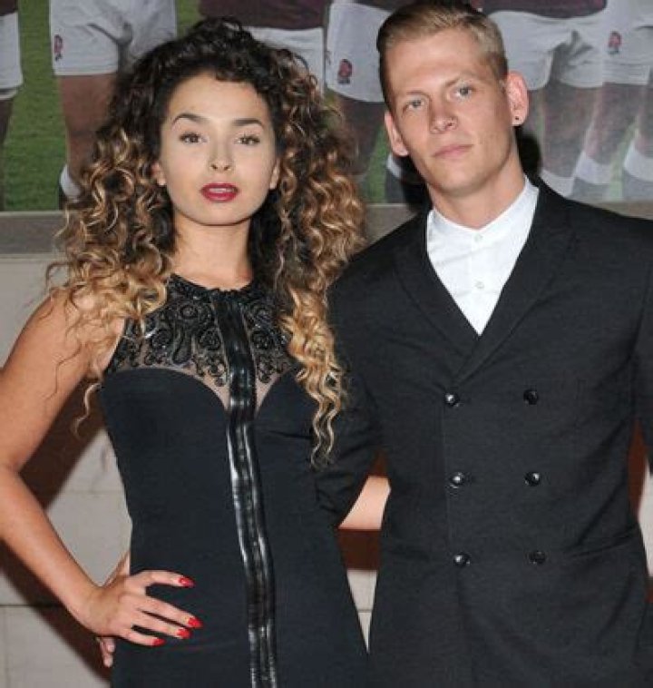 Ella Eyre Height, Weight, Age, Boyfriend, Family, Facts, Biography