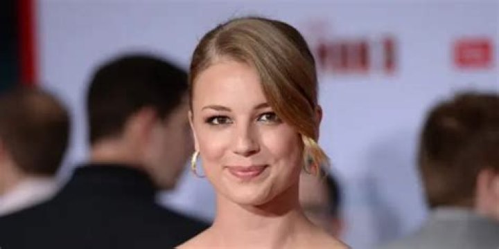 Emily VanCamp Net Worth | Celebrity Net Worth