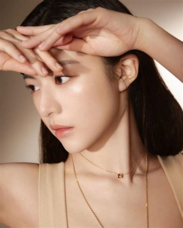 Go Yoon-jung Net Worth