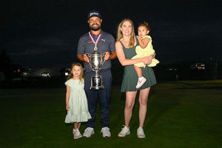Golfer J. J. Spaun's Biography (Age, Family, Height, Wife, Children, Career, Net Worth)