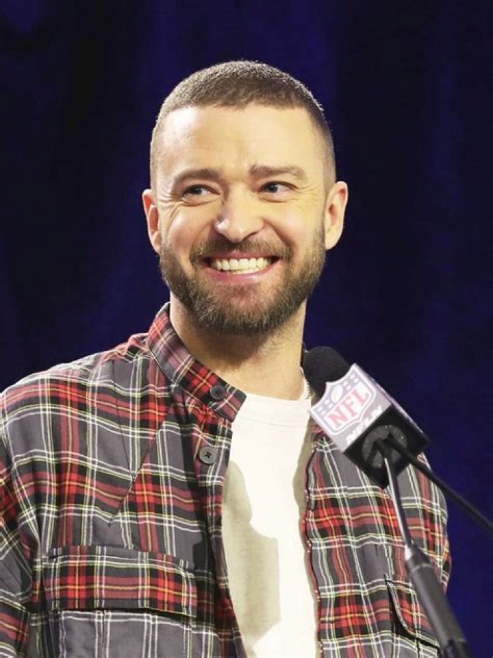 Grins In Photo – Hollywood Life