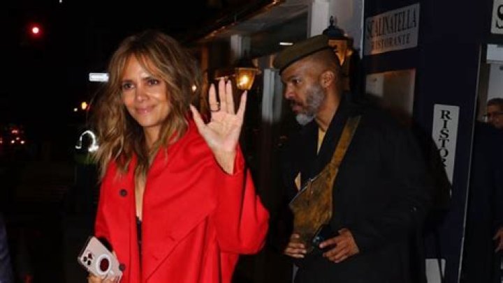 Halle Berry & BF Van Hunt Step Out For Rare Romantic Date Night In NYC — Photos