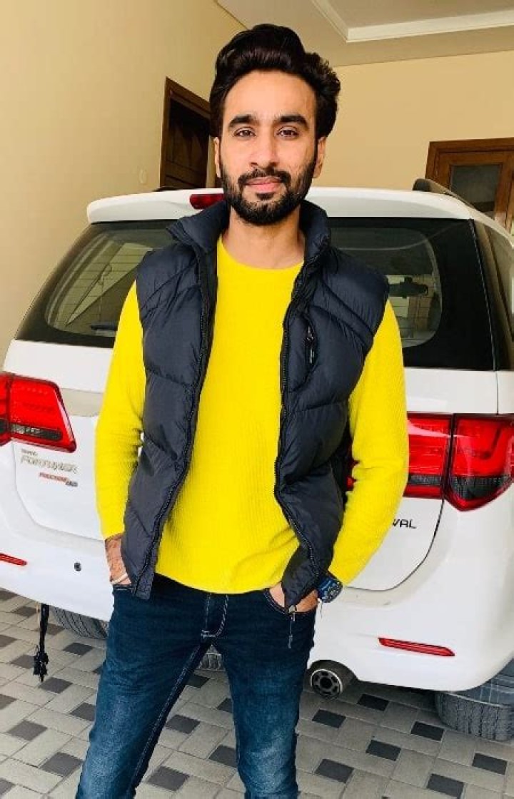Hardeep Grewal Height, Weight, Age, Body Statistics
