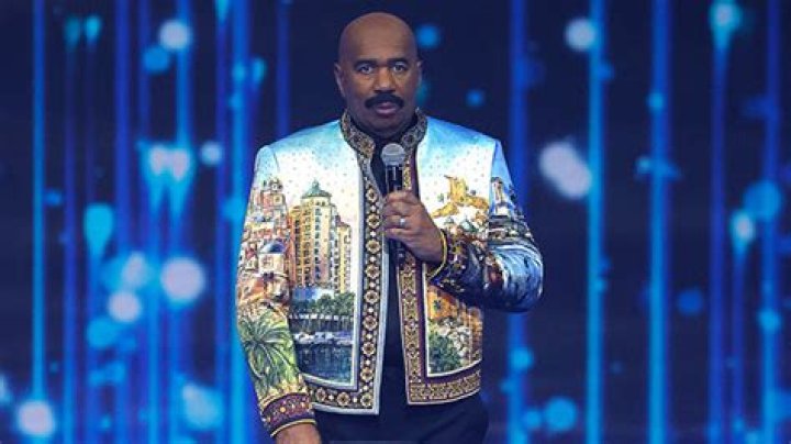 He Nearly Announces Wrong Winner – Hollywood Life