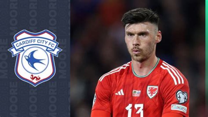 Is AFC Bournemouth Kieffer Moore's Married? His Girlfriend, Salary, Net Worth, Wiki, Stats, Age, Parents, Siblings, Career, Instagram