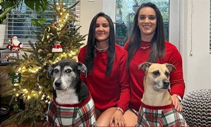 
Istela Nunes | Sister | Siblings 