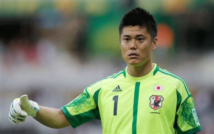 
Japanese Goalkeeper Eiji Kawashima Has a Son; Is He Married or Dating Anyone