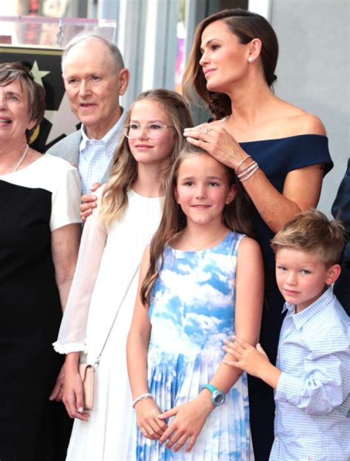 Jennifer Garner Reveals How Growing Up in Poverty Affected Her Parents