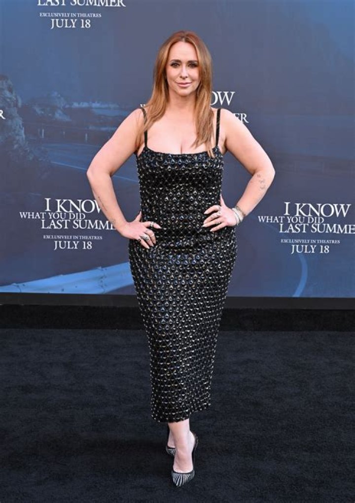 Jennifer Love Hewitt – Hollywood Life