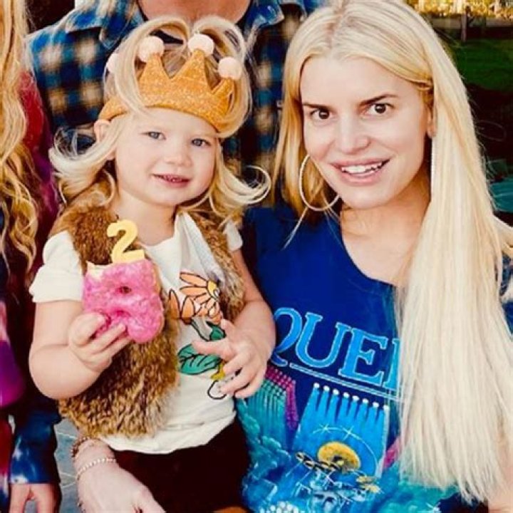 Jessica Simpson’s 3 Kids All Look Just Like Her In Sweet Family Snap From Birdie’s 2nd Birthday
